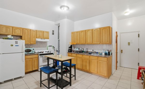 4-web-or-mls-26-10-hoyt-ave-s